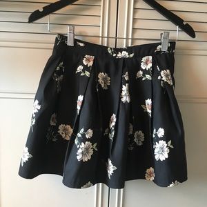 FLORAL MINI SKIRT